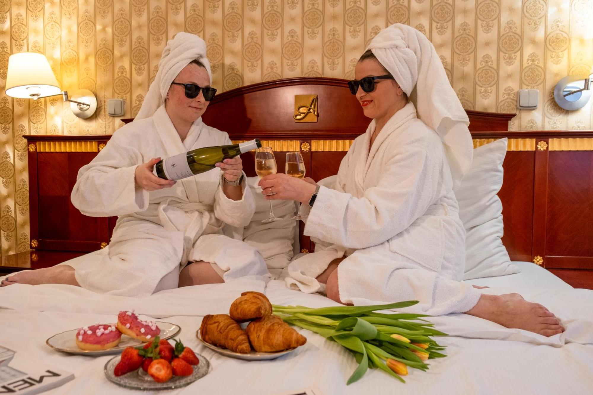 Hotel Tommy Wellness & Spa Náchod Eksteriør bilde